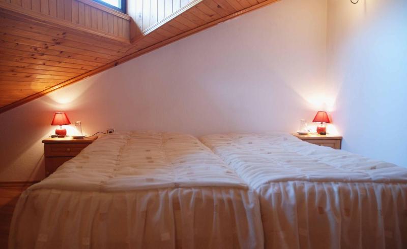 Twin Room - Attic image 3