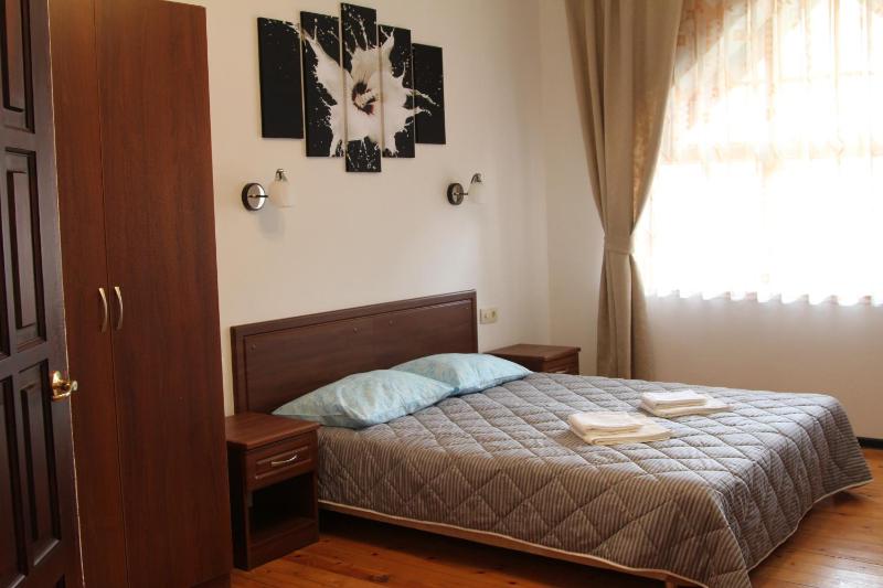 Quadruple Room with Garden View image 3