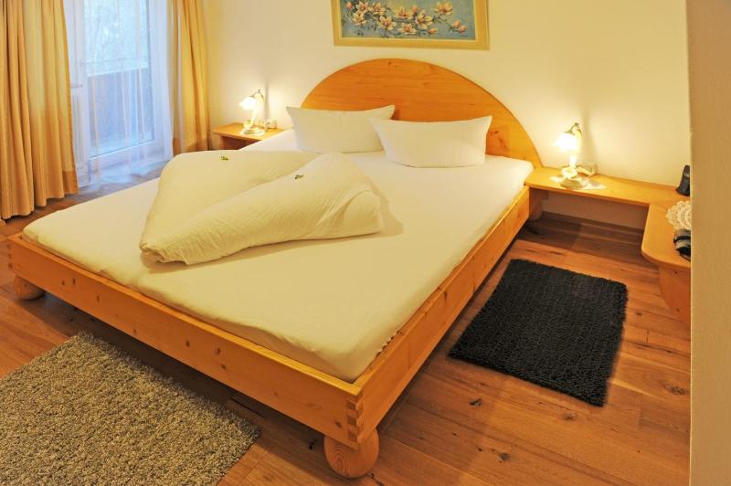 Double Room with Balcony image 2