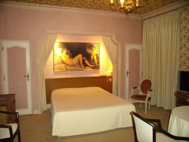 Family Room (5 Adults) image 3