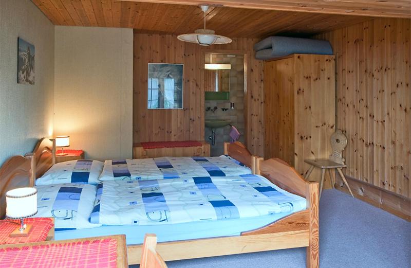 Double Room with Private Bathroom image 2