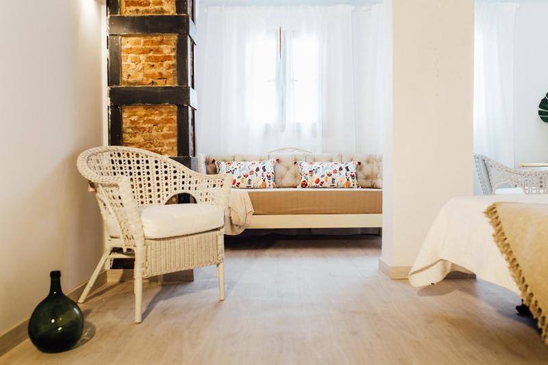 Standard Triple Room image 4