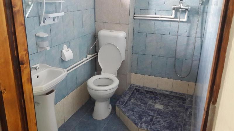 Triple Room with Private Bathroom image 2