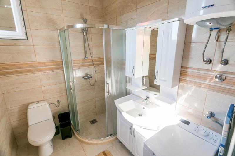 Studio Apartment image 3