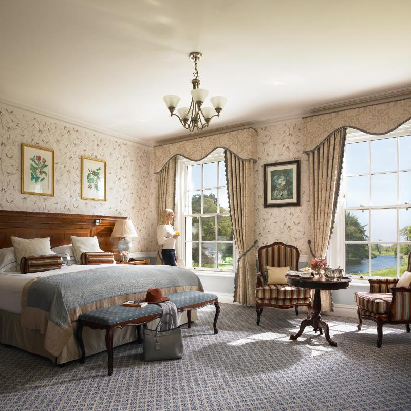 Deluxe Double or Twin Room with River View image 4
