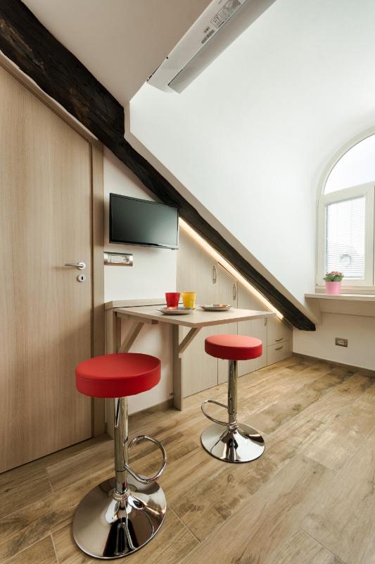 GuestHost - Multifunctional Stylish Studio - image 6