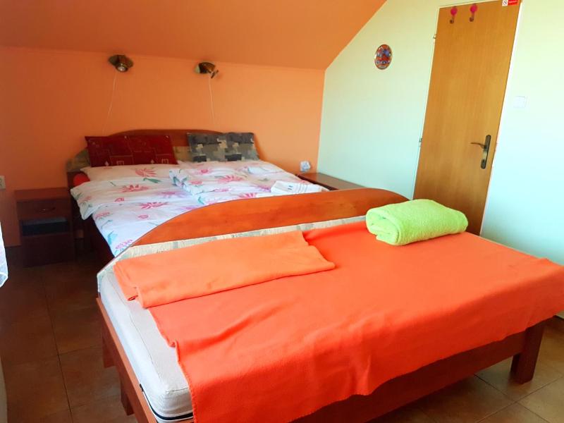 Double Room with Extra Bed image 4