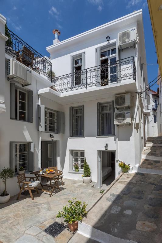 Evagelia's deluxe villa-Jacuzzi in Skopelos center - image 50