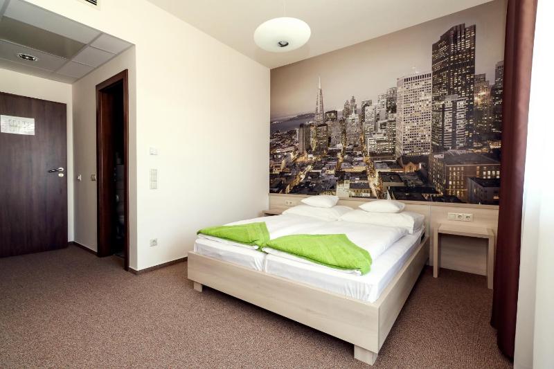 Standard Double Room image 4