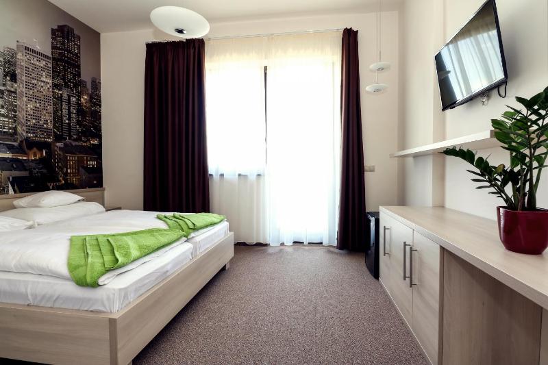 Standard Double Room image 2