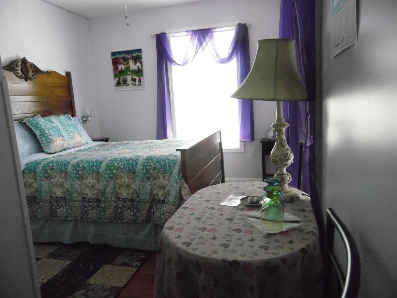 Standard Double Room image 4