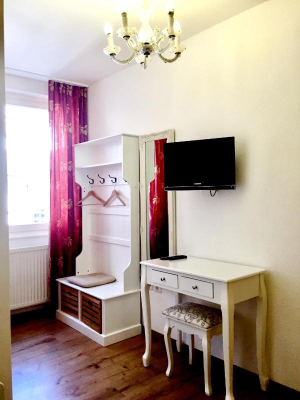 Classic Single Room image 4