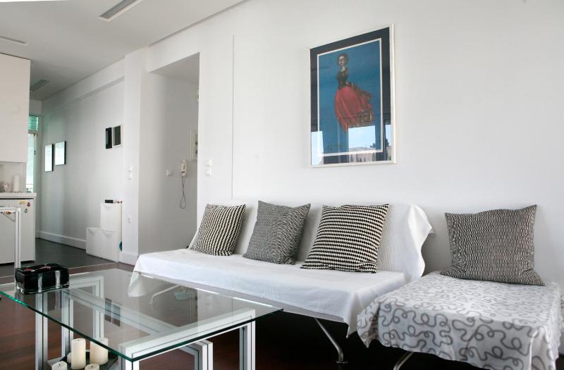 One-Bedroom Apartment image 4