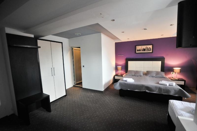 Triple Room image 3