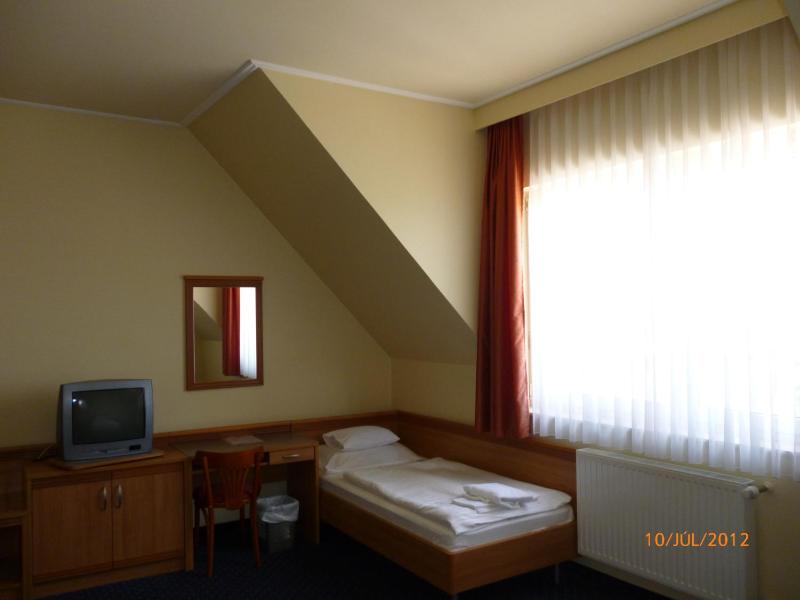 Triple Room image 3