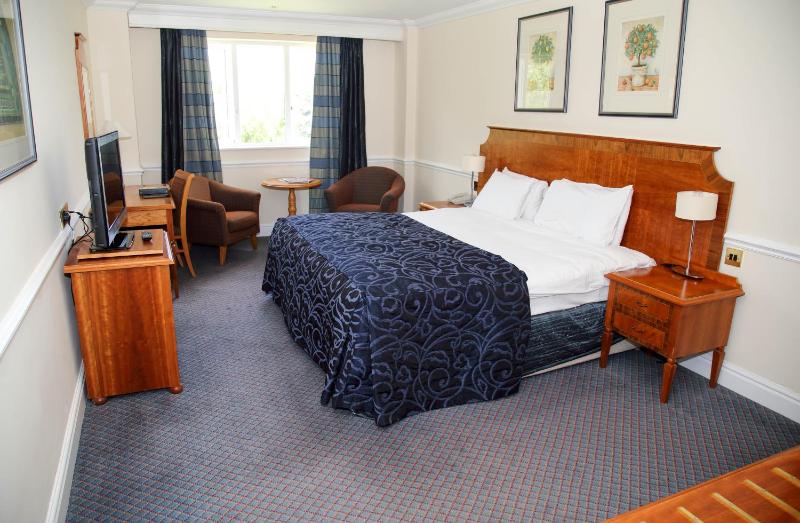 Standard Double Room image 4