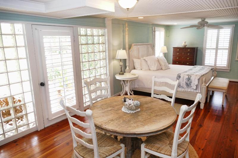 King Suite - Waterscape image 2