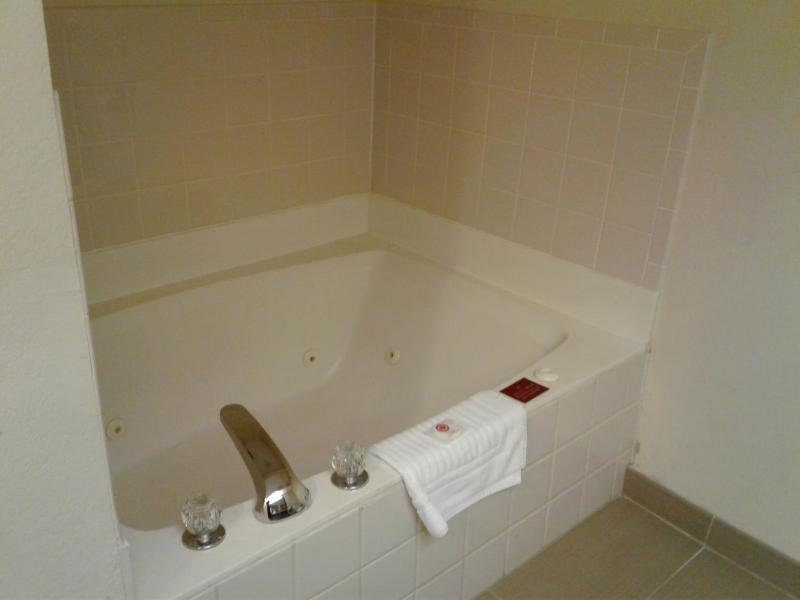 Large King Room image 2