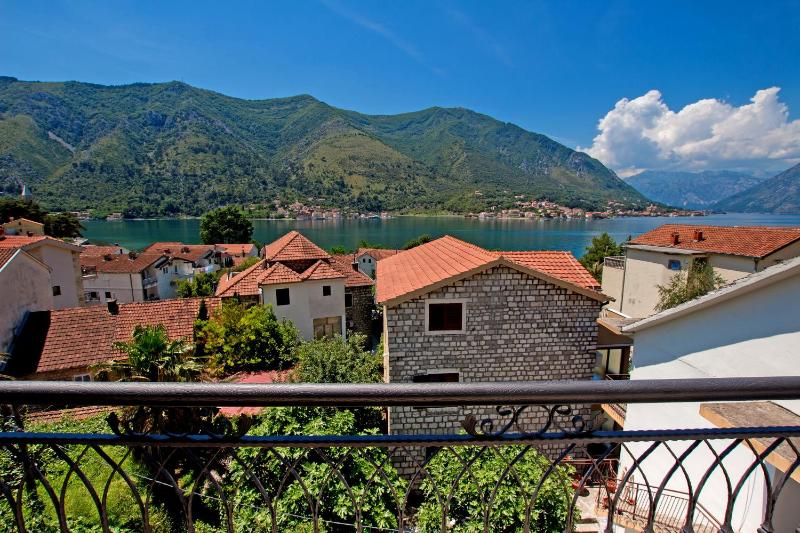 Double Room with Sea View image 4