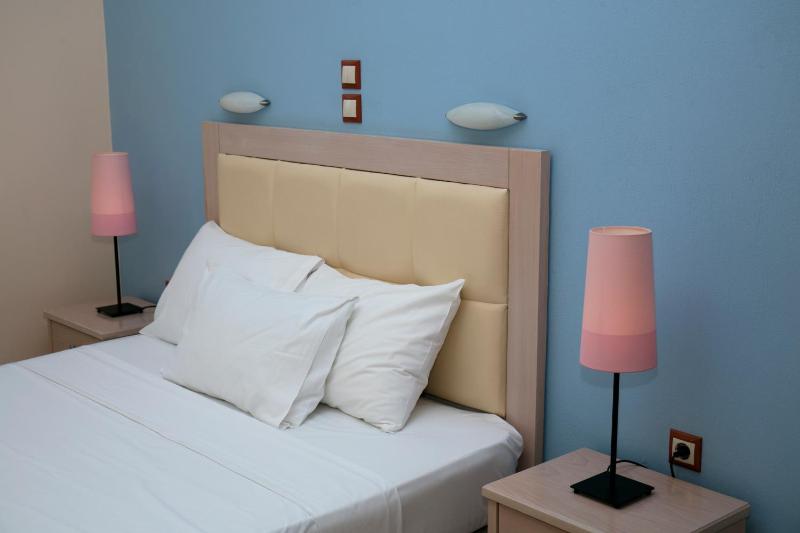 Double Room image 3