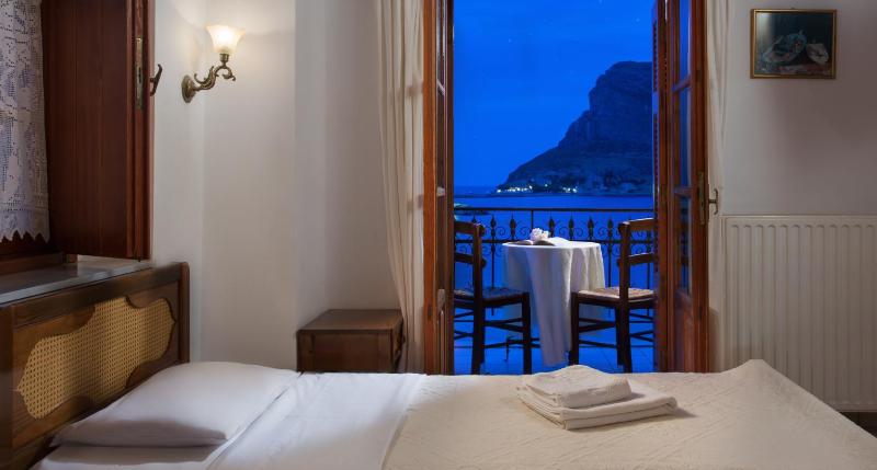 Superior Double or Twin Room with Sea View image 2