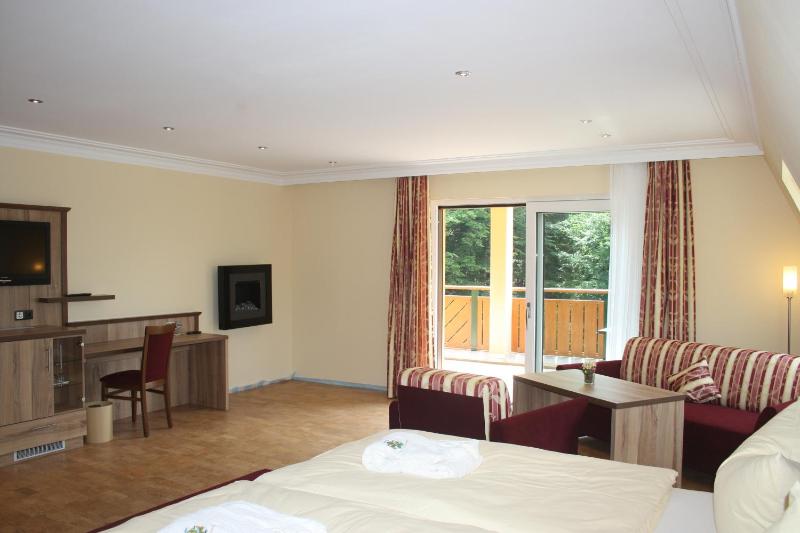 Superior Double Room image 3