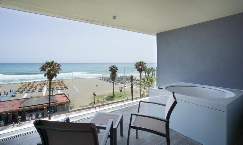 Junior Suite with Sea View (2 Adults + 2 Children) image 1