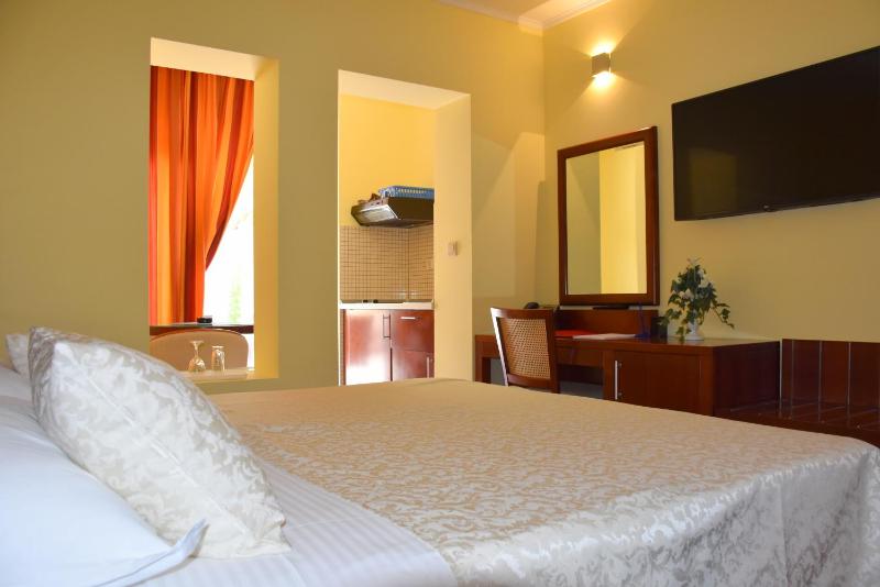 Studio Apartment with Mountain View and Floor Terrace image 2
