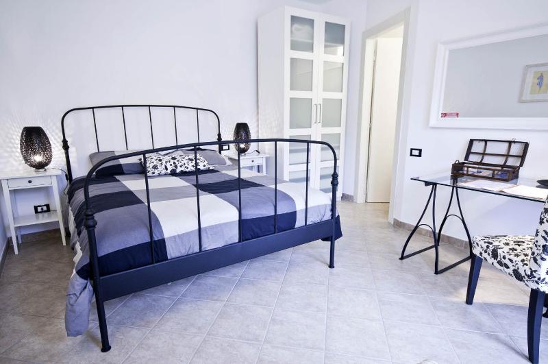 Double Room with Extra Bed image 3