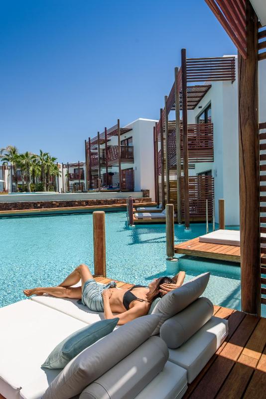 Premium Double Room with Shared Pool image 2