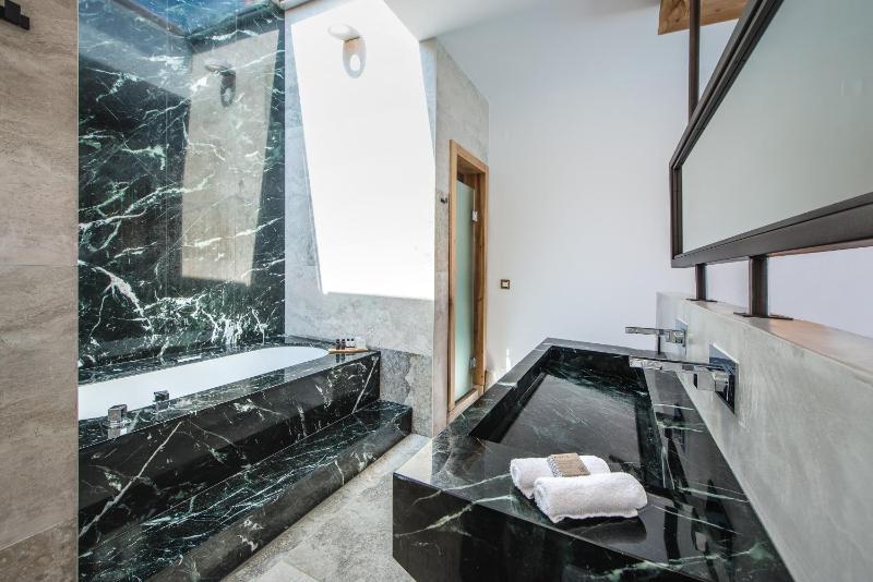 Island Villa with Private Pool image 3