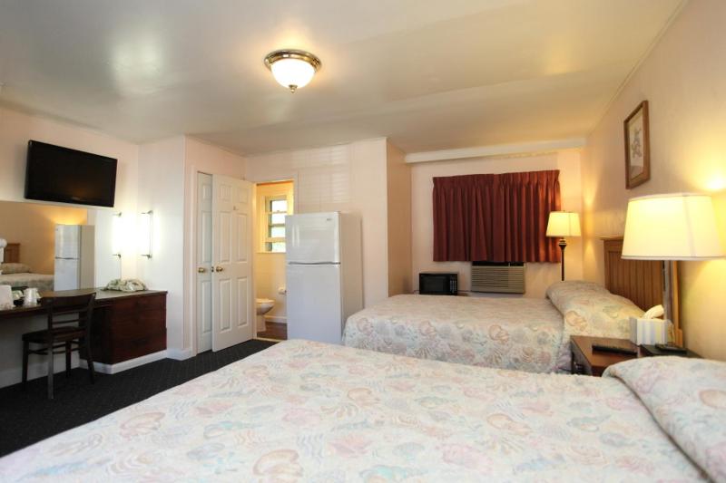 Standard Room with 2 Double Beds  (2 Adults) image 1