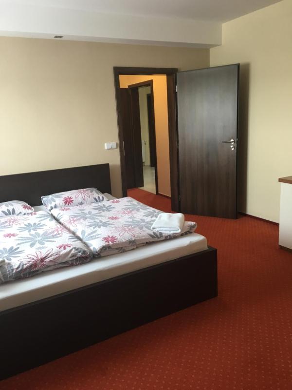 Double Room image 2