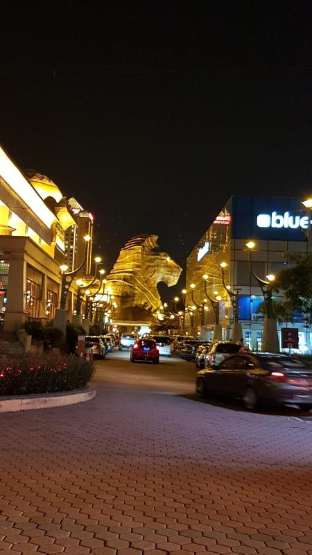 Luxury Resort Suites@ Sunway City - image 16