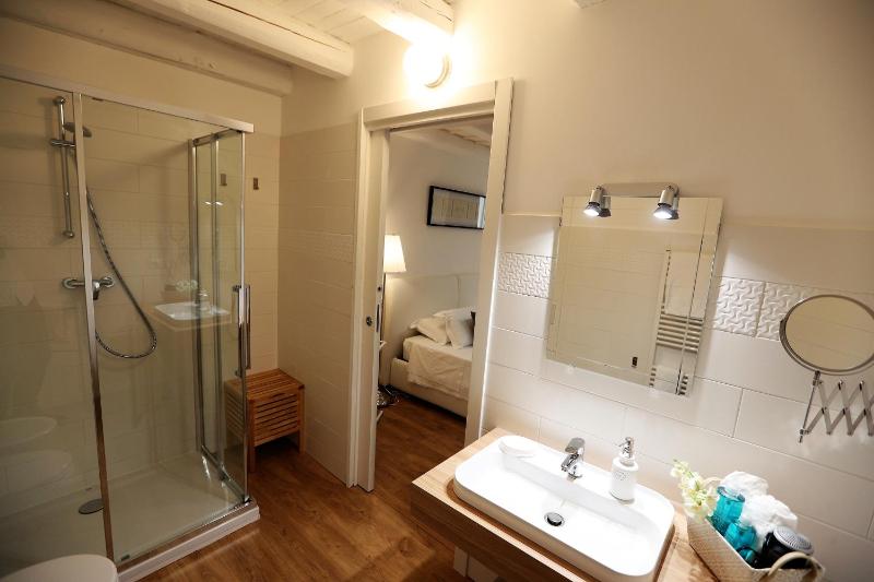 Junior Suite with Balcony image 3