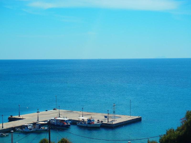 Deluxe Double Room with Balcony and Sea View image 3