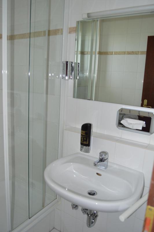 Economy Single Room image 2