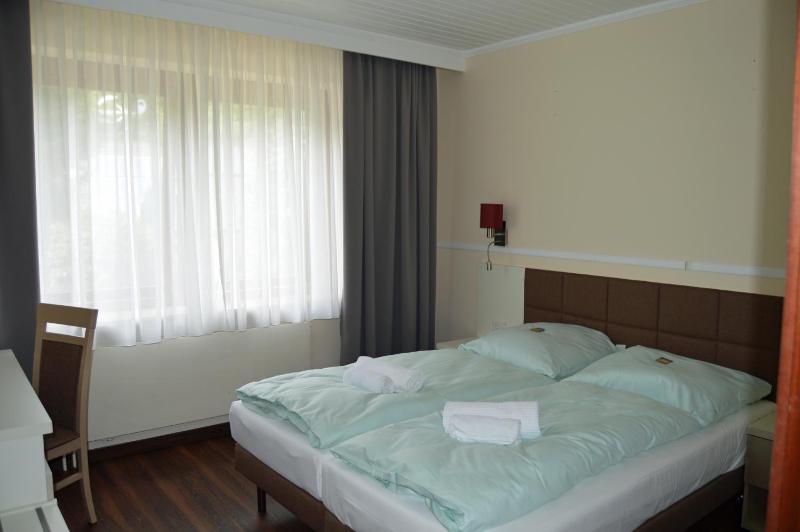 Standard Double Room image 3