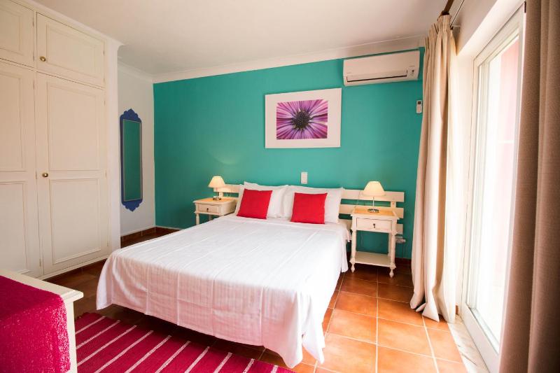 Double Room image 3