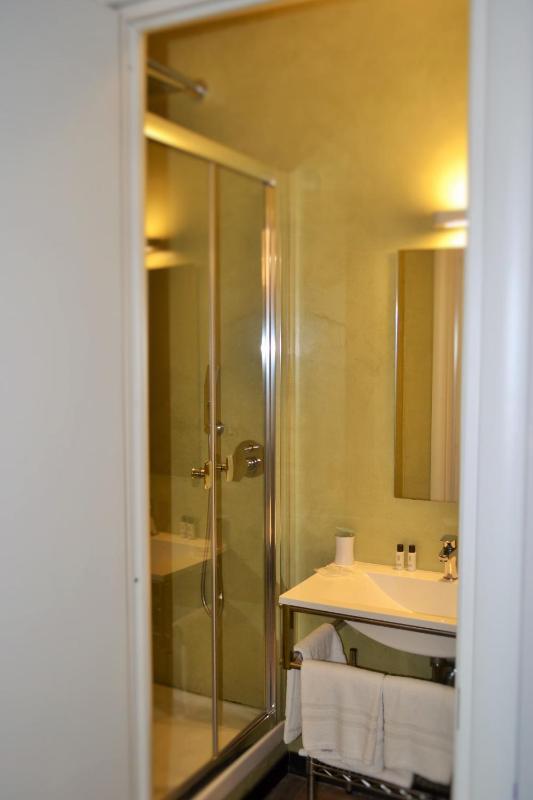 Economy Double or Twin Room image 4