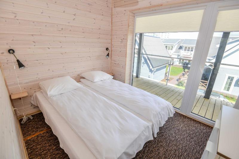 One-Bedroom Apartment image 2