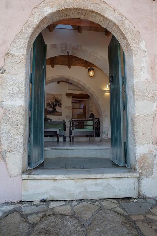 Two-Bedroom House (4 Adults) image 3