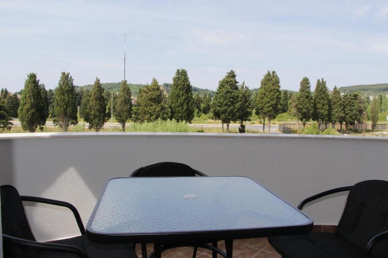 Studio Apartment image 3