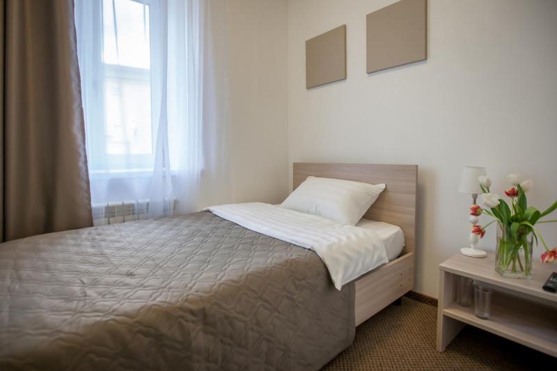 Budget Single Room image 3