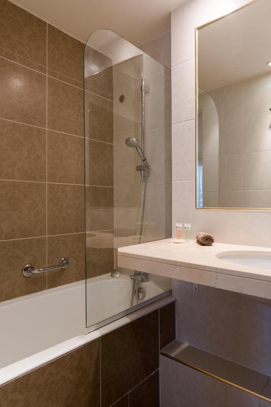 Superior Queen Room image 2