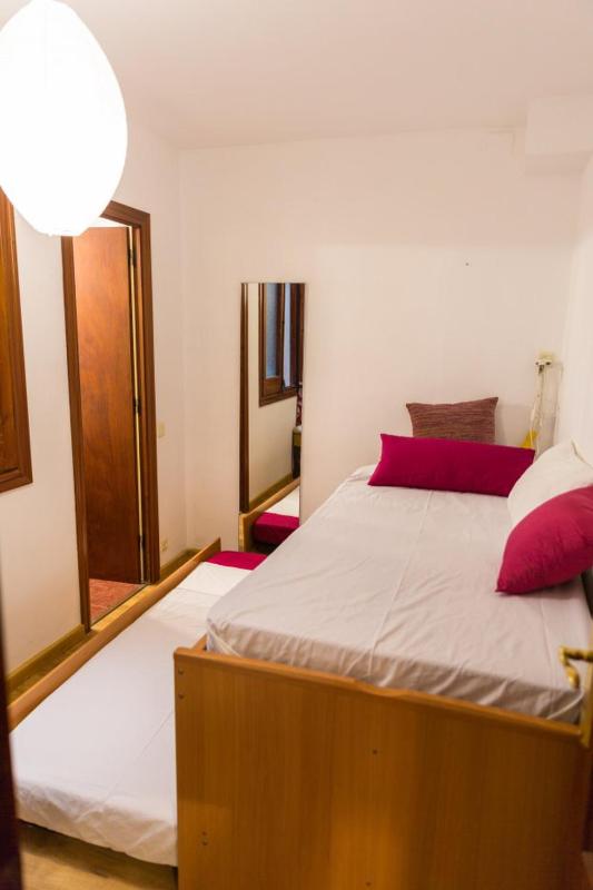 3 bedroom Apartment with private garden on top location Sitges centre beach - image 14