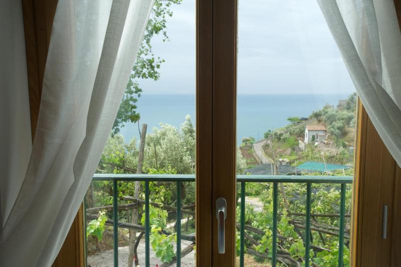Deluxe Double Room with Sea View image 2