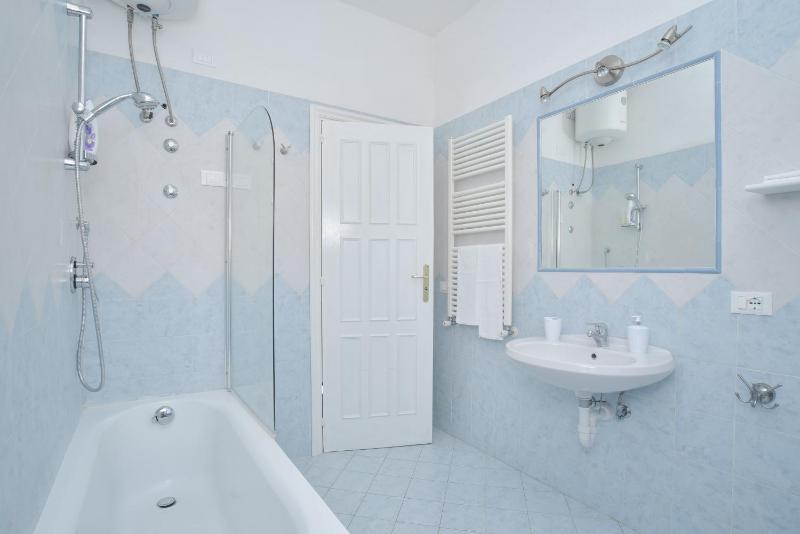 Standard Double or Twin Room image 3
