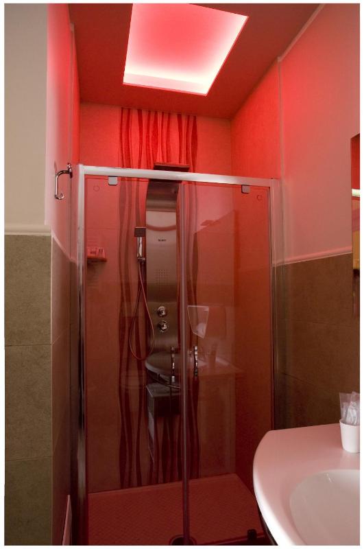 Comfort Room image 4