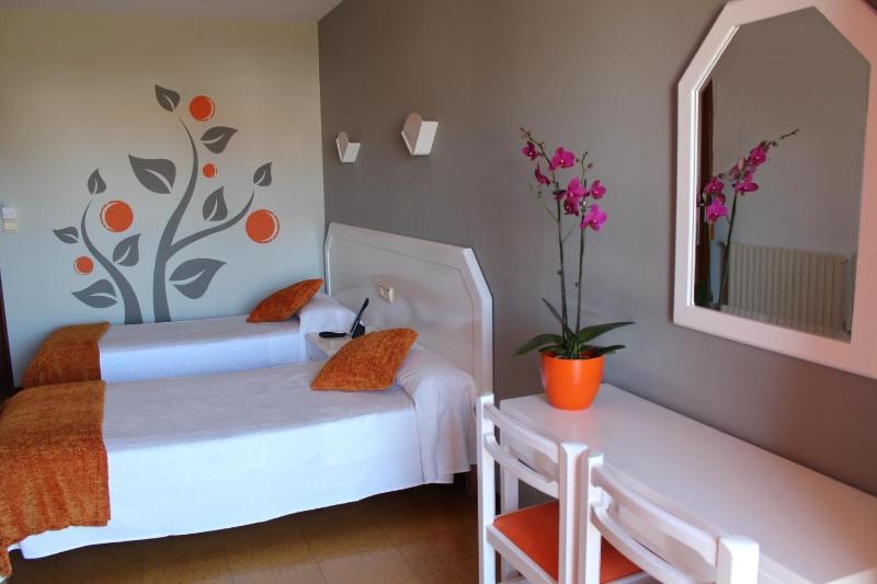 Double or Twin Room image 3